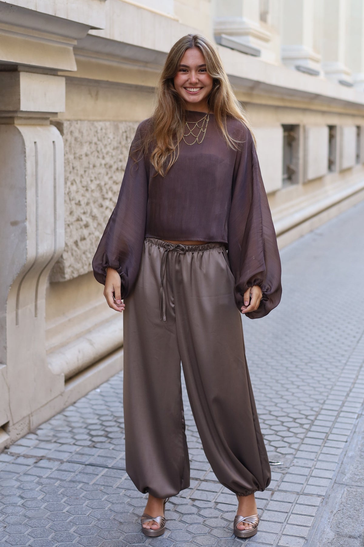 PANTALÓN SATINADO CHAMPAGNE