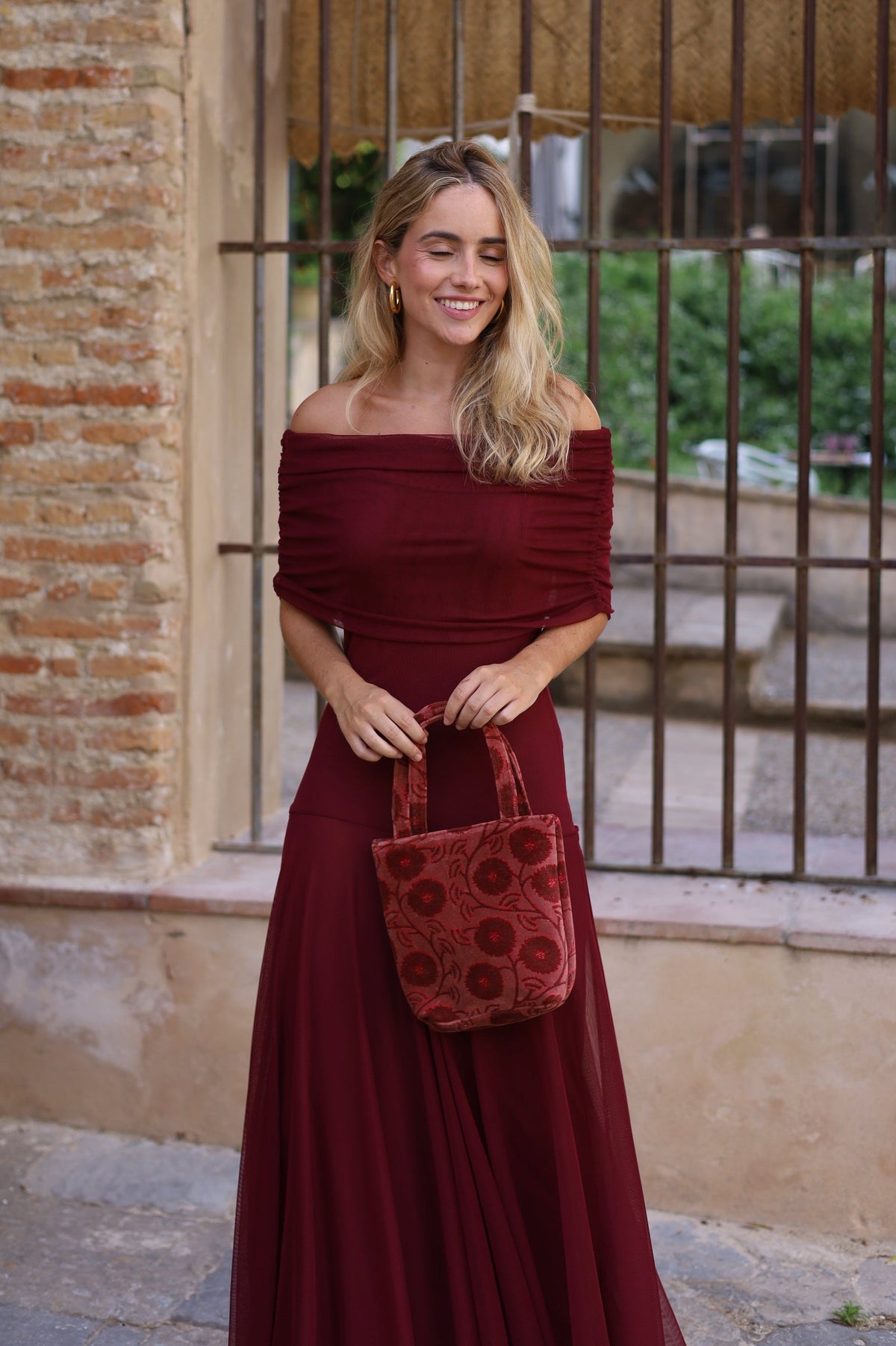 VESTIDO BARCO TUL VINO
