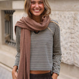 BUFANDA LISA MARRÓN